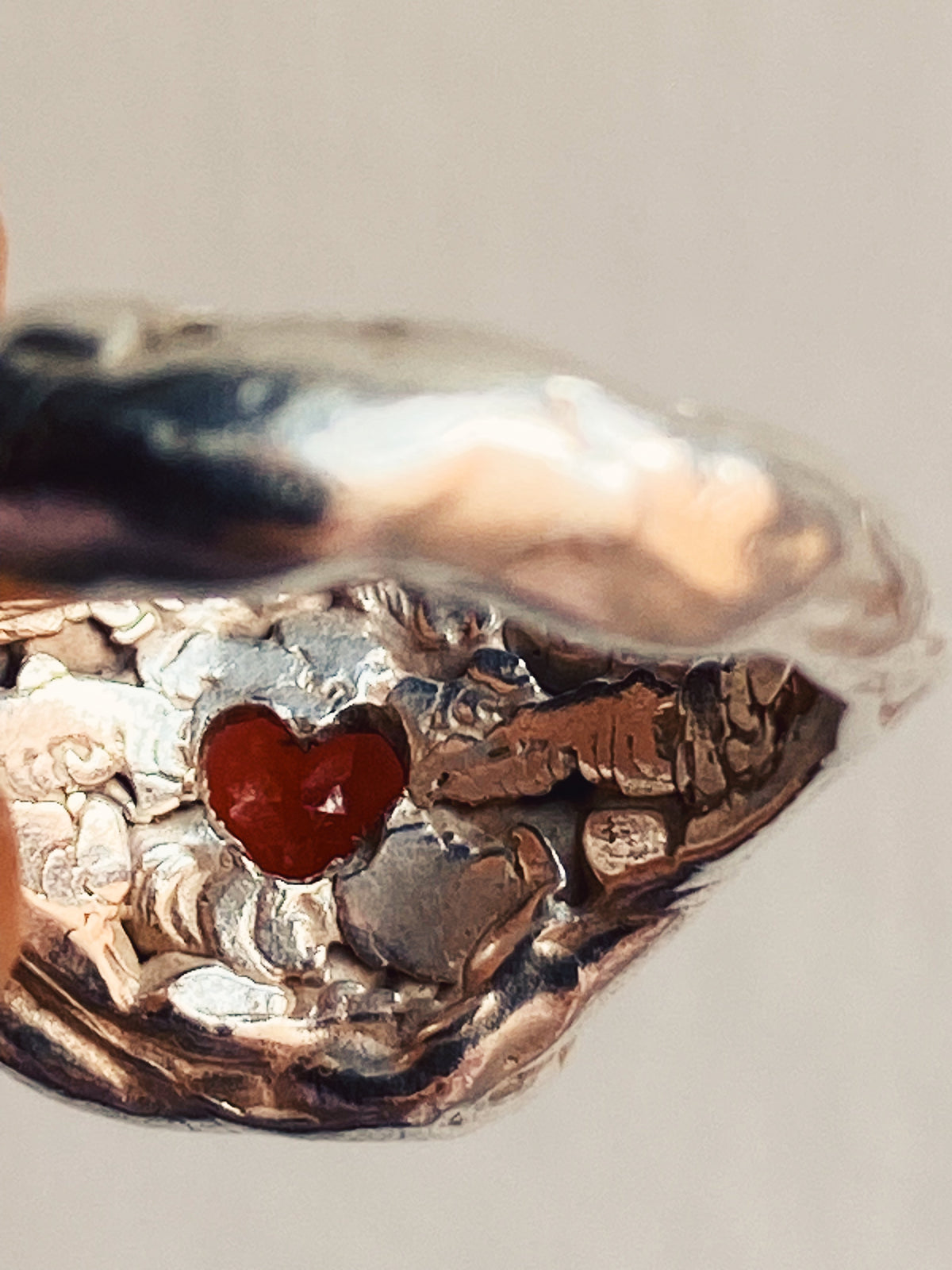 Melted Heart, anillo de Bocavolcan visto desde otro ángulo