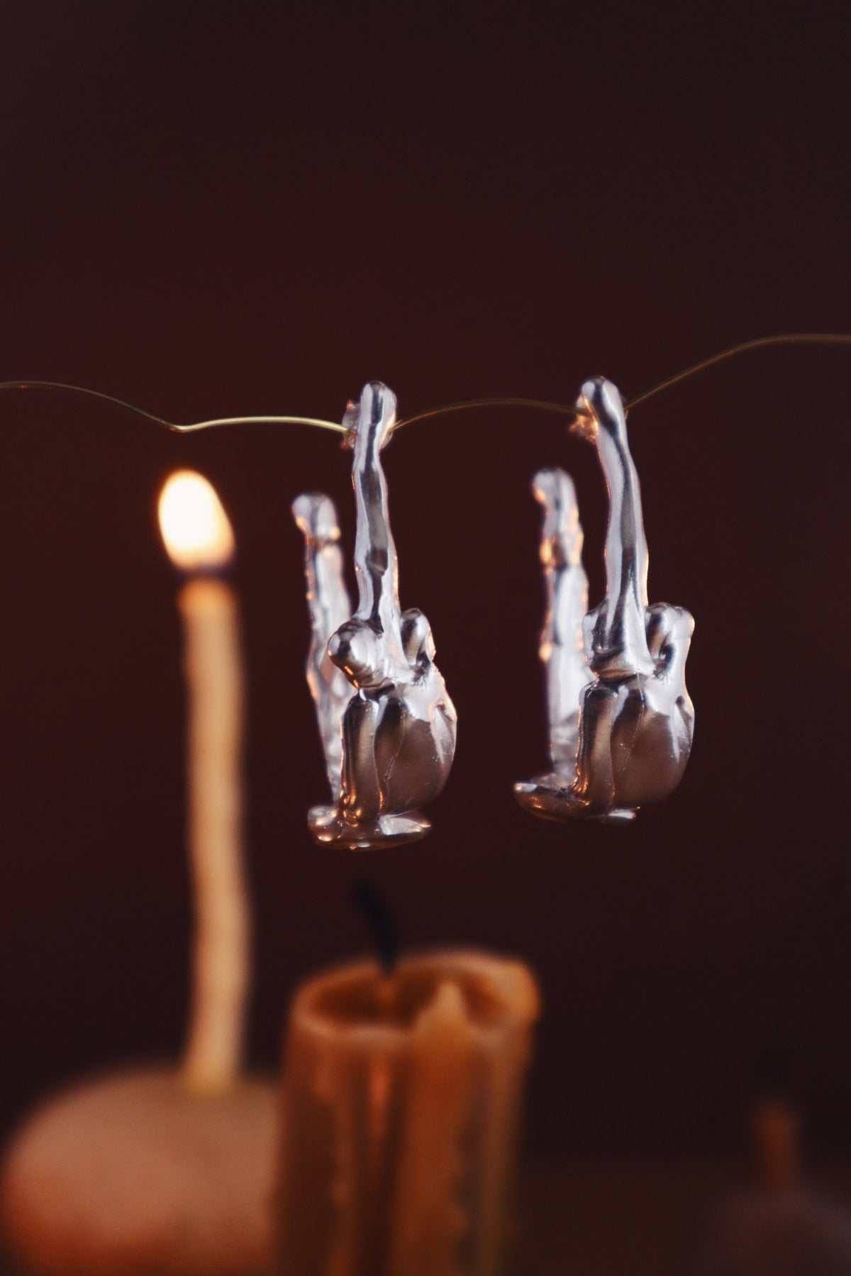 Fire Tears, pendientes hechos a mano por Bocavolcan, otra perspectiva