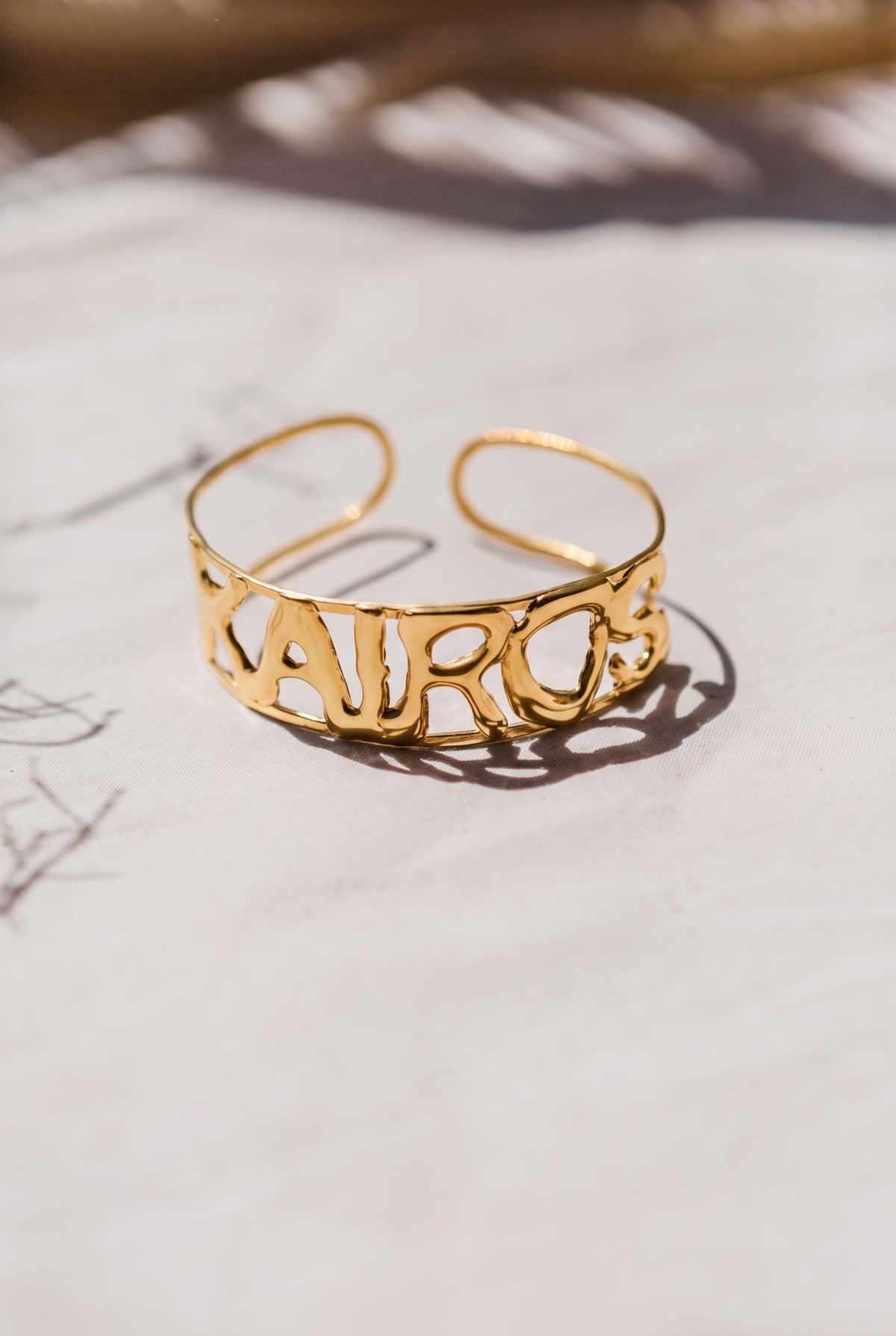 Kairós Bracelet, versión chapada en oro, pulsera de Bocavolcan