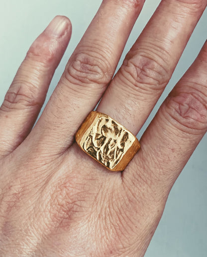 Sello Cuadrado, versión chapada en oro, anillo de Bocavolcan